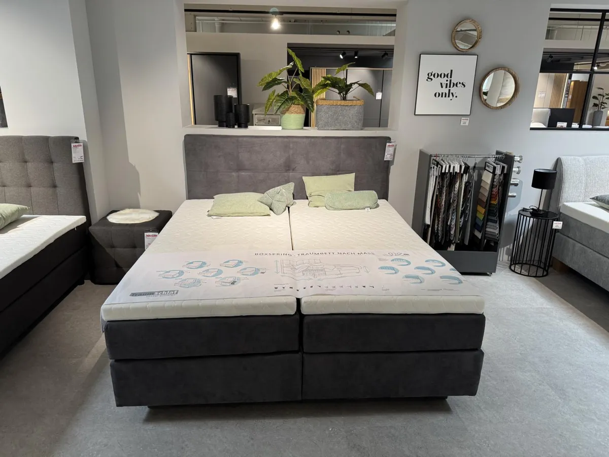 Boxspringbett TRAUMSCHLAF mit Stauraum